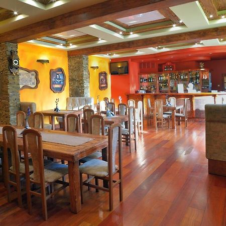 Kasztelan Hotel Krosno Ngoại thất bức ảnh