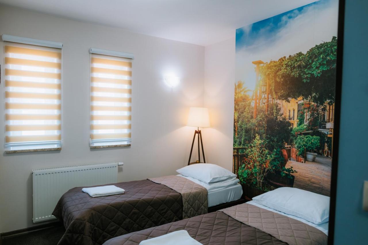 Kasztelan Hotel Krosno Ngoại thất bức ảnh