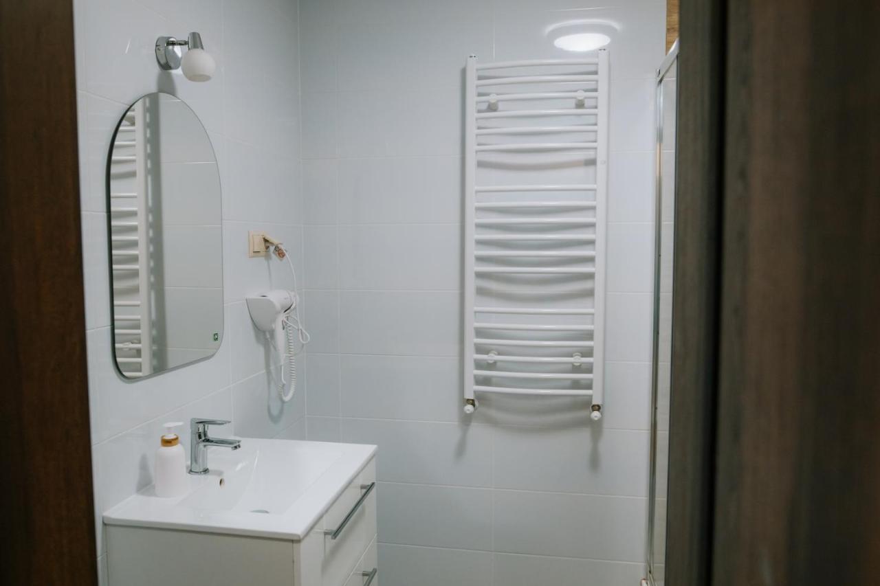 Kasztelan Hotel Krosno Ngoại thất bức ảnh