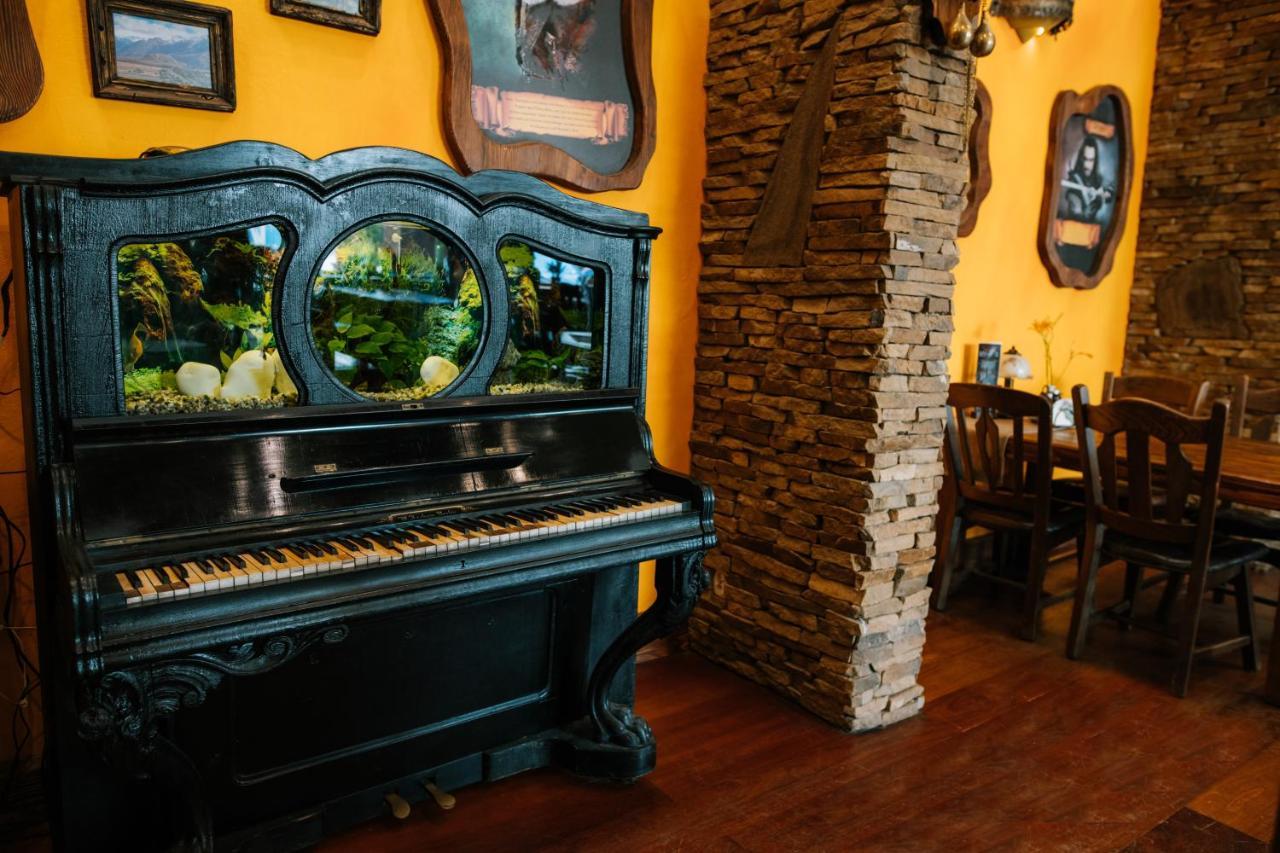 Kasztelan Hotel Krosno Ngoại thất bức ảnh